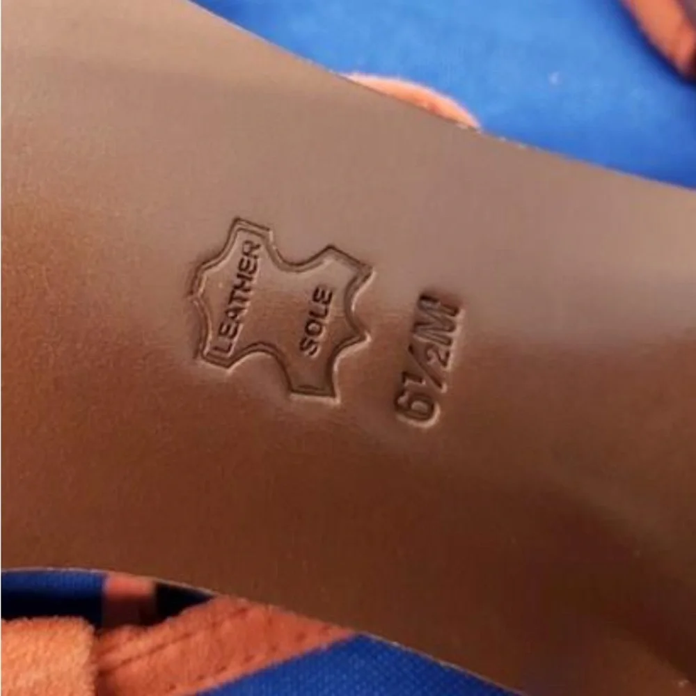 🛑 1 hour sale. Tory Burch, Orange Sandals with Chain Detail, 6.5. Worn once. - Picture 5 of 12